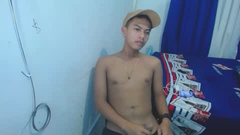 Snapshot of boyax16 chatting on 12.28.24 boyax16 online show from 12.28.24