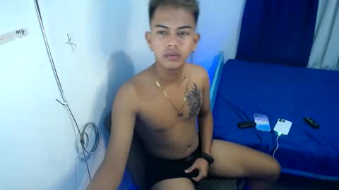 Snapshot of boyax16 chatting on 01.08.25 boyax16 online show from 01.08.25