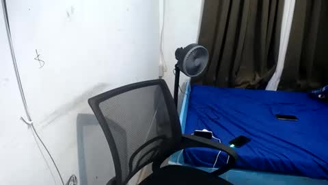 Snapshot of boyax16 chatting on 02.19.25 boyax16 online show from 02.19.25