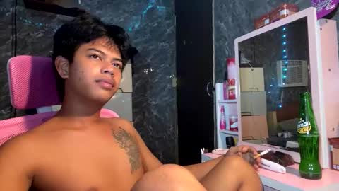 Snapshot of boyax16 chatting on 11.22.25 boyax16 online show from 11.22.25