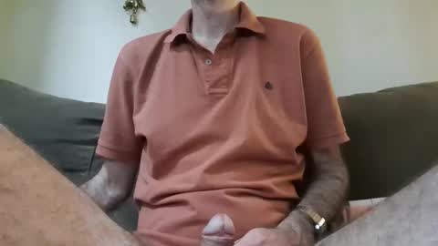 Snapshot of boybcn19 chatting on 11.18.25 Your slavesexx19 online show from 11.18.25