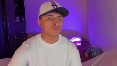 Snapshot of boylatin_777 chatting on 04.23.26 miguel online show from 04.23.26