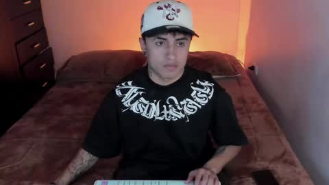 Snapshot of boylatin_777 chatting on 05.15.26 miguel online show from 05.15.26