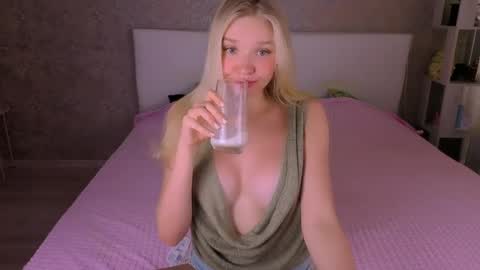 Snapshot of boysloveblondee chatting on 05.22.26 BoysLoveBlondee online show from 05.22.26