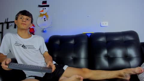 Snapshot of boysweet_boys chatting on 12.07.24 Paul and Max online show from 12.07.24