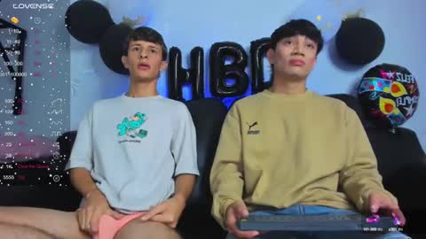 Snapshot of boysweet_boys chatting on 02.15.25 Paul and Max online show from 02.15.25