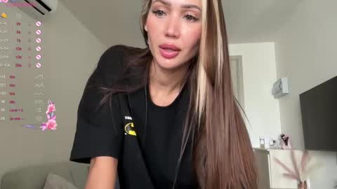 Lana  online show from 02.27.25