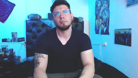 brad hot boy online show from 12.17.25