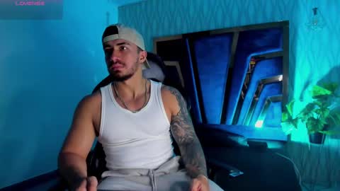 Snapshot of brad_summer chatting on 10.25.25 brad summer online show from 10.25.25