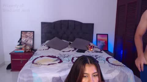 Snapshot of bradandjenn chatting on 01.23.25 Your favorite couple and the best butt on Chatur online show from 01.23.25