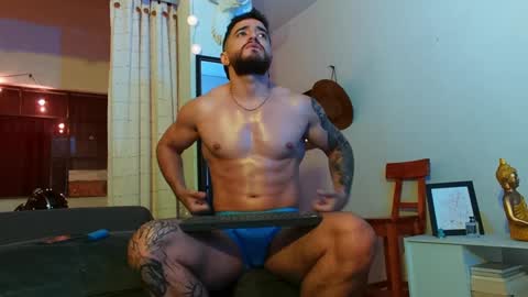 Bradley Martinez online show from 01.11.25