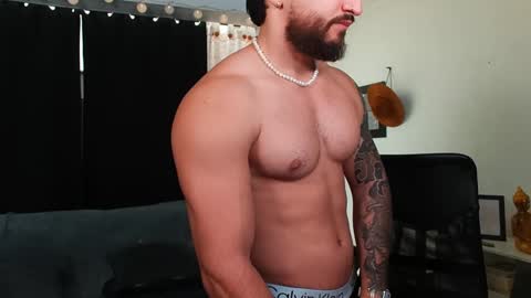 Bradley Martinez online show from 02.04.25