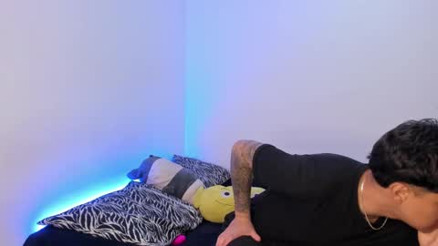 BradLovEmma  online show from 02.01.25