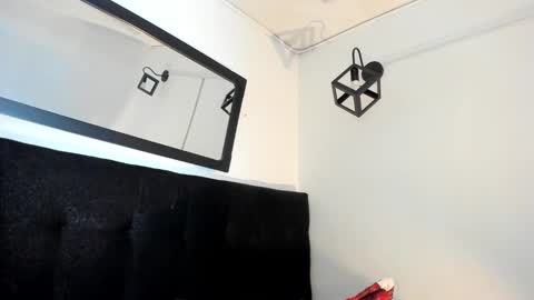 Snapshot of brandi_ross_ chatting on 12.23.24 Brandy online show from 12.23.24