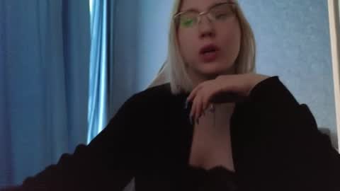 Belle  online show from 10.20.25