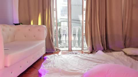   online show from 02.04.25