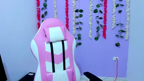 bratz_evans online show from 12.18.24