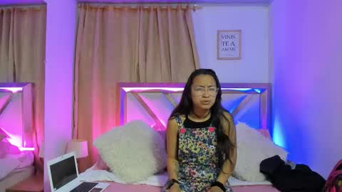 Snapshot of bravepetunia chatting on 10.17.25 bravepetunia online show from 10.17.25