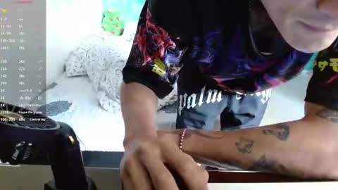 Snapshot of bray_hotboy chatting on 12.31.24 Bray Hotboy online show from 12.31.24