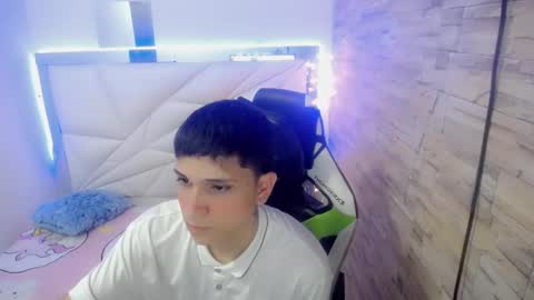 Snapshot of brayan_lopezz chatting on 01.17.25 BRAYAN online show from 01.17.25