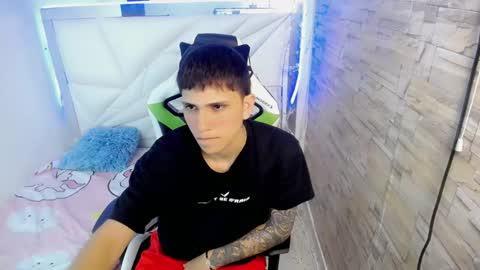 Snapshot of brayan_lopezz chatting on 01.18.25 BRAYAN online show from 01.18.25