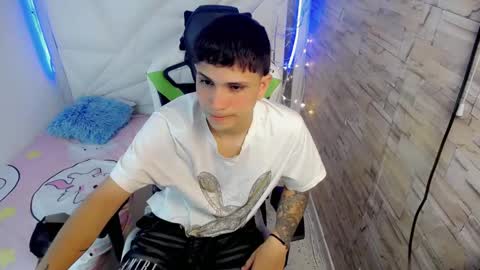 Snapshot of brayan_lopezz chatting on 01.21.25 BRAYAN online show from 01.21.25