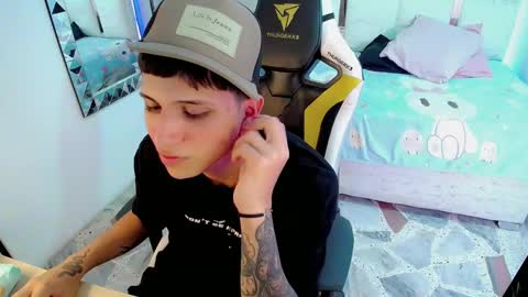 Snapshot of brayan_lopezz chatting on 01.27.25 BRAYAN online show from 01.27.25