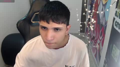 Snapshot of brayan_lopezz chatting on 01.29.25 BRAYAN online show from 01.29.25