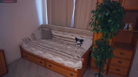 Mia Bunyard online show from 09.17.25