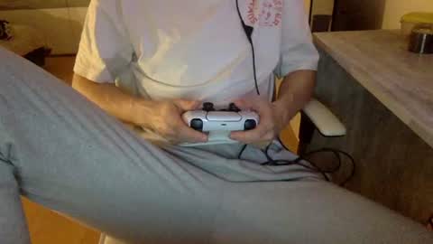 Snapshot of breezydicks chatting on 11.22.25 breezydicks online show from 11.22.25