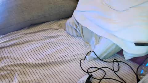 Snapshot of breezydicks chatting on 12.21.25 breezydicks online show from 12.21.25