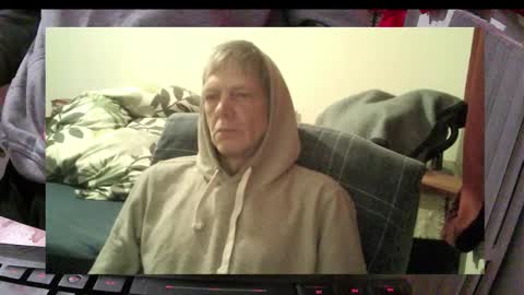 Snapshot of bremer64 chatting on 11.11.25 bremer64 online show from 11.11.25