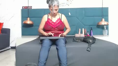 Snapshot of brenda_velasquez chatting on 02.02.25 BRENDA VELASQUEZ online show from 02.02.25