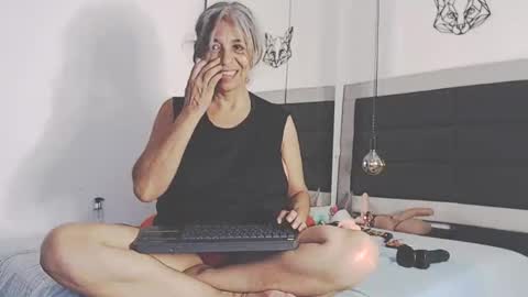 Snapshot of brenda_velasquez chatting on 09.14.25 BRENDA VELASQUEZ online show from 09.14.25