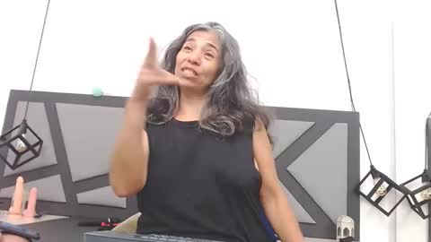 Snapshot of brenda_velasquez chatting on 09.29.25 BRENDA VELASQUEZ online show from 09.29.25