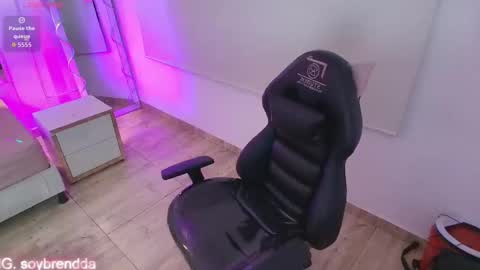 BRENDDA  online show from 09.27.25