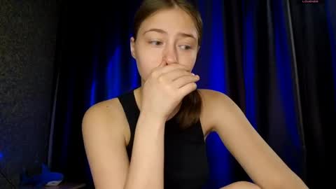 Mia   online show from 05.18.26