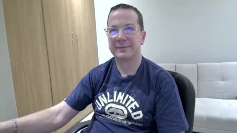 Snapshot of brettdj chatting on 09.23.25 Brett online show from 09.23.25