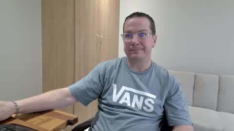 Snapshot of brettdj chatting on 11.02.25 Brett online show from 11.02.25