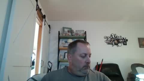 Snapshot of brettsky chatting on 12.03.24 hey online show from 12.03.24