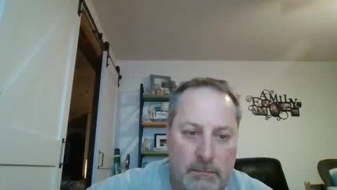 Snapshot of brettsky chatting on 01.25.25 hey online show from 01.25.25