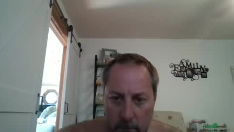 Snapshot of brettsky chatting on 09.08.25 hey online show from 09.08.25
