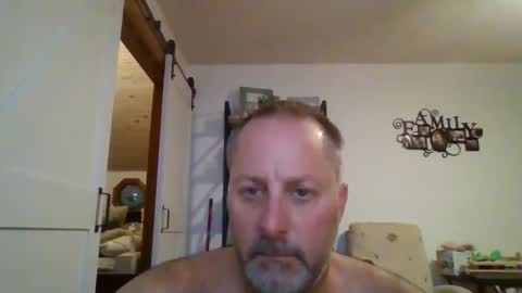 Snapshot of brettsky chatting on 09.12.25 hey online show from 09.12.25