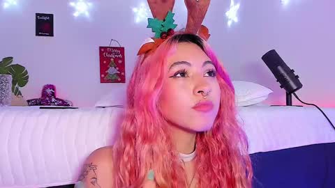 Snapshot of bri_cullen chatting on 12.25.24 Bri cullen online show from 12.25.24