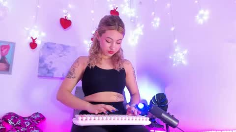 Snapshot of bri_cullen chatting on 02.13.25 Bri cullen online show from 02.13.25