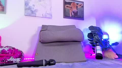 Snapshot of bri_cullen chatting on 02.17.25 Bri cullen online show from 02.17.25