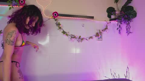 Snapshot of bri_cullen chatting on 10.01.25 Bri cullen online show from 10.01.25