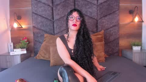 B R I A  online show from 12.18.24