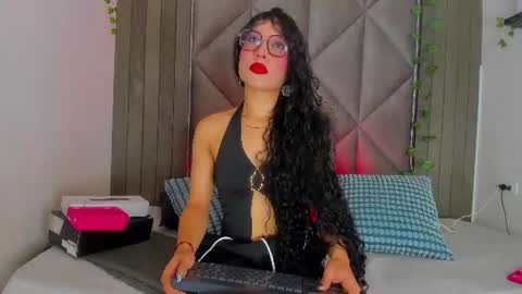Snapshot of briaconner_ chatting on 06.20.26 B R I A online show from 06.20.26