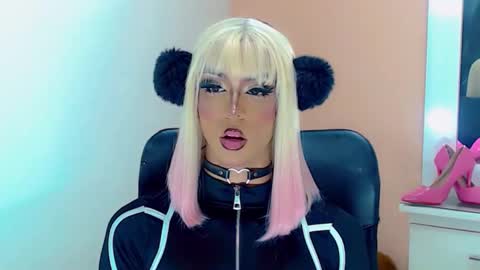 BRIANA online show from 11.10.25